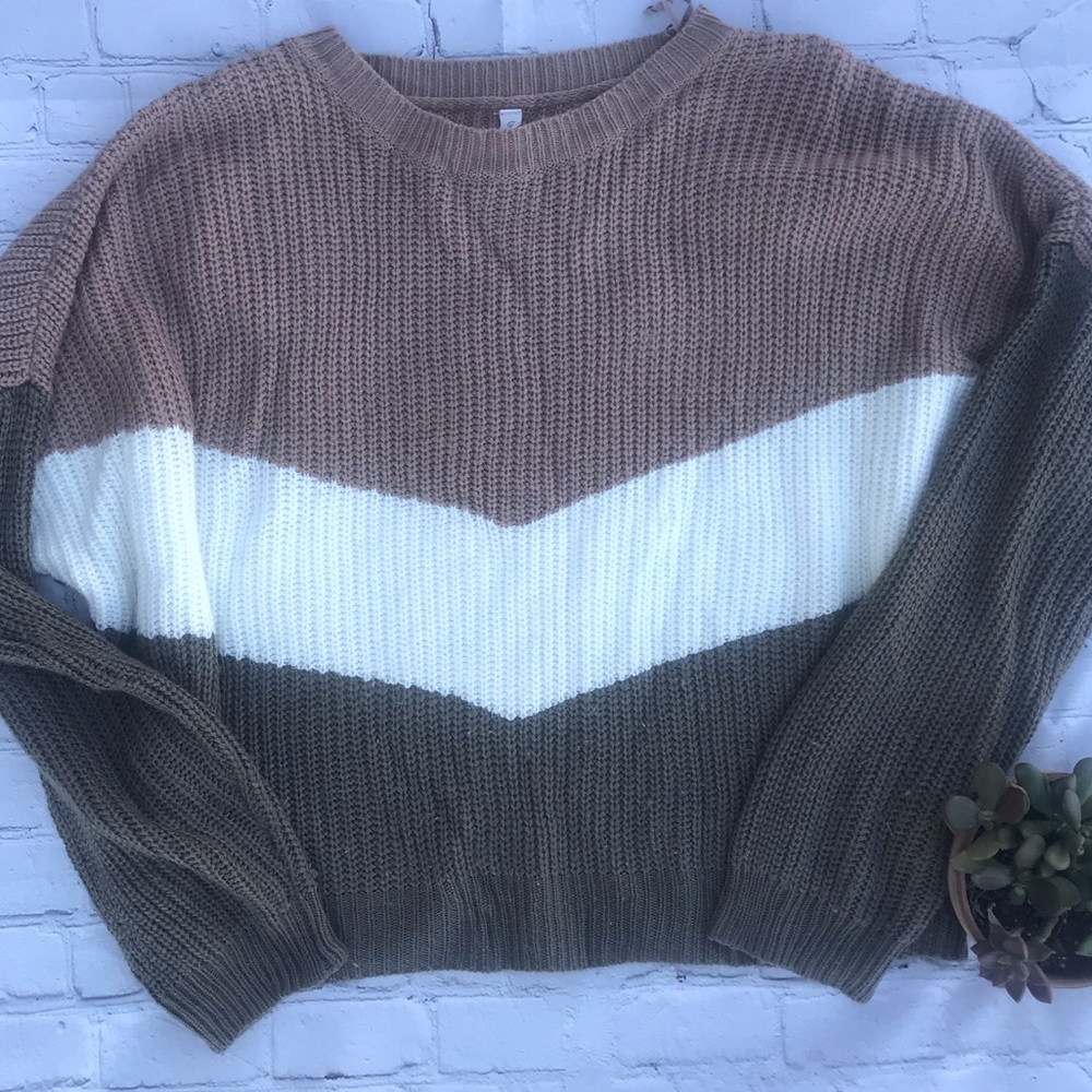 Wishlist Chevron Sweater. Size M/L.